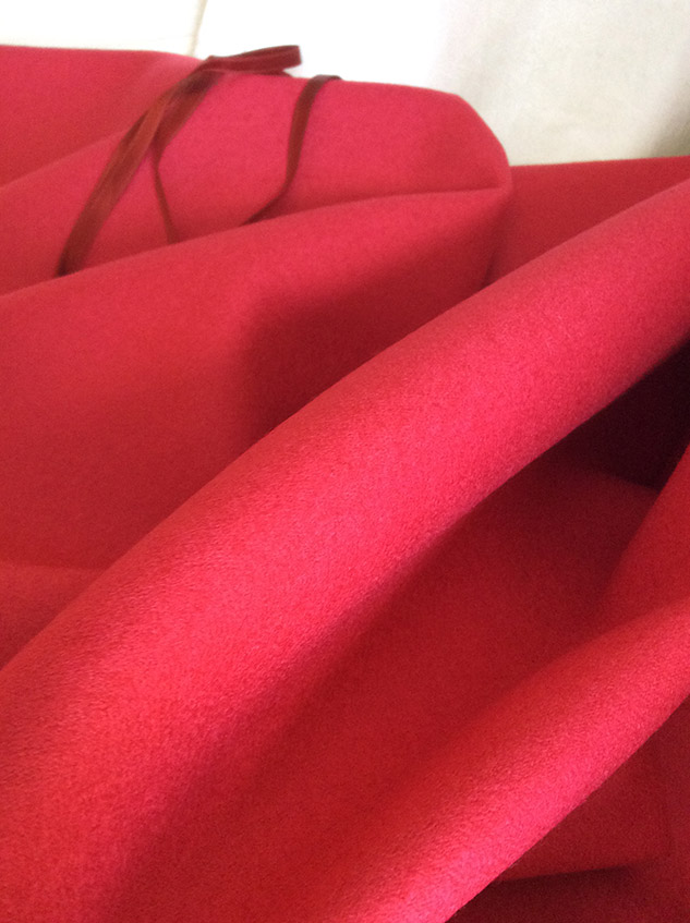 Tissu flanelle de laine peignée rouge