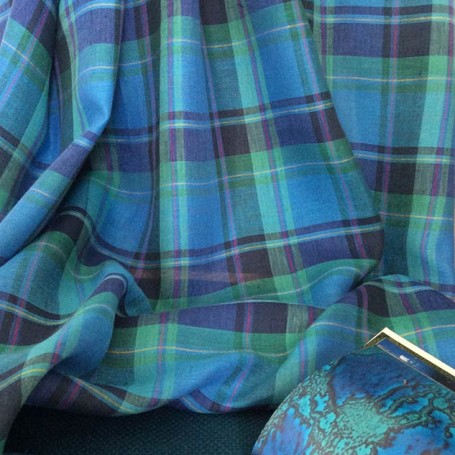 Tissus écossais vert et bleu en habillement